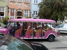 Historyczne centrum czy objazdowy bar? Meneleksy niszczą prestiż Gdańska