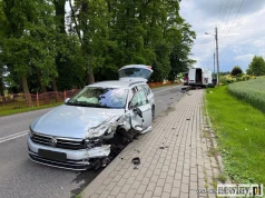 Zderzenie samochodu osobowego z samochodem dostawczym w Łaziskach