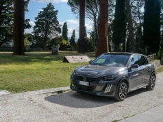 Nowy Peugeot 208 najlepszym samochodem dla nowych kierowców 2026 roku według Autotrader