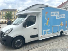 Dermatobus zaparkuje na kieleckim Rynku