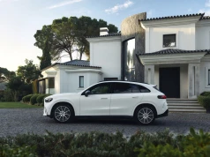Elektryczny Mercedes GLC w nowych wariantach. Pokaźny zasięg, duży frunk i niższa cena na start