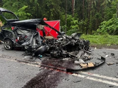 Tragiczny wypadek na DK16. Kierowca Opla nie przeżył koszmarnego zderzenia z ciężarówką