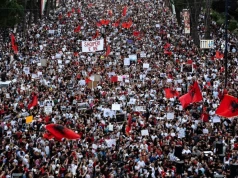 "Rewolucja flamingów" przejęła ulice. 11. dzień masowych protestów