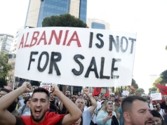 Albania/ Tysiące ludzi już 12. dzień z rzędu protestowało przeciw budowie kurortu przez firmę związaną z zięciem Trumpa, Jaredem Kushnerem