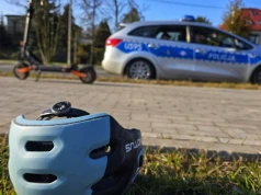 Dwie 16-latki na jednej hulajnodze. Doszło do potrącenia na przejściu dla pieszych