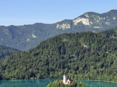 Spektakularne Alpy i czar Adriatyku. Nieodkryta europejska perełka kusi