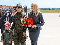 Żona Kosiniaka-Kamysza oraz wdowa po ppłk. Krakowianie ochrzciły samoloty F-35. „Lotnicy wybrali na matkę chrzestną samolotów Paulinę Kosiniak-Kamysz”