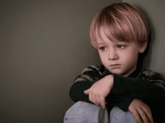 Tych trzech rzeczy nigdy nie mów swojemu dziecku. Bardzo je zranisz