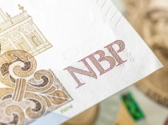 Narodowy Bank Polski gra w swoją grę. Pierwszy taki rozdźwięk od ćwierć wieku