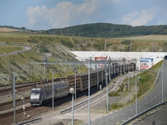 Wyższe podatki uderzają w Eurotunel. Operator ostrzega przed wzrostem cen dla pasażerów