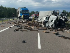 Groźne najechanie na zestaw stojący na pasie awaryjnym: S19 na łuku, za wzniesieniem