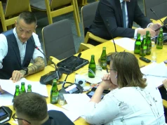 Jest limit na zimno, a co z upałami? MEN myśli o możliwości zamykania szkół