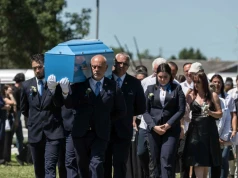 Jej historia poruszyła cały kraj. Francja pożegnała 11-letnią Lyhann