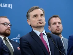 „Zbyszek, wracaj już”. Sąd ogłosił decyzję w sprawie Ziobry