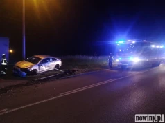 Kierowca uderzył w samochód i uciekł do lasu. Trwają działania na Młodzieżowej w Wodzisławiu Śląskim