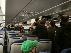 Samolot zawrócił przez to, co pasażer zrobił stewardesie. Grozi mu 20 lat więzienia
