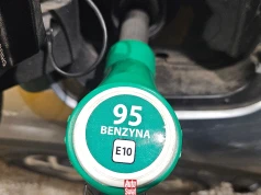 Czy rodzaj benzyny wpływa na zużycie paliwa i czy tankowanie tańszej benzyny E10 opłaca się? Wyjaśniamy