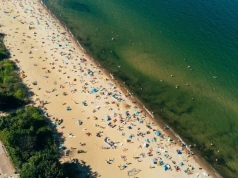 Sopot zaczyna sezon 13 czerwca, a kiedy ruszają kolejne plaże? Startuje polskie el dorado
