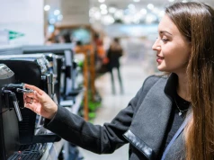 Wyprzedaż ekspresu DeLonghi. 50+ napojów i na zimno w tej półce cenowej nie było