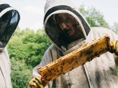 Od dziś po raz pierwszy w streamingu: jeden z najciekawszych filmów sci-fi ubiegłego roku, którym reżyser na razie pożegnał się ze światem kina