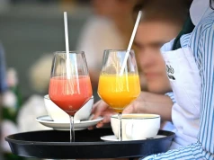 Wakacyjna praca dla nastolatków. O czym powinni pamiętać rodzice?