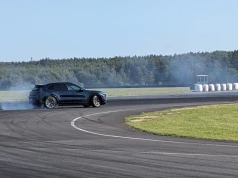 Elektryczne Cayenne jest lepsze od benzynowego. Porsche samo to przyznaje