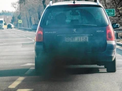 Kierowcy wciąż to ignorują. Jedna kontrolka może skończyć się rachunkiem na kilka tysięcy