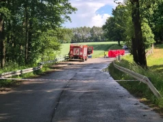 Dramatyczny wypadek na lokalnej drodze. Nie żyje kierowca Audi, 5 osób w szpitalu