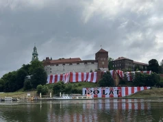 Interwencja policji na Wawelu. Mundurowi wkroczyli podczas jubileuszu Cracovii