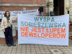 „Wyspa Sobieszewska nie jest łupem deweloperów”. Protest mieszkańców w Gdańsku