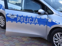 Zwłoki przy drodze. Policja zatrzymała ws. młodego mężczyznę