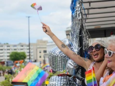 Politycy i celebryci na Paradzie Równości w Warszawie
