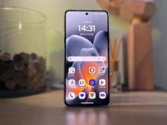 Motorola Signature w wyjątkowej odsłonie. Jest ozdobiona kryształkami i można ją kupić tylko w jednym miejscu