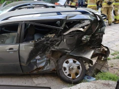 Wypił dwa piwa, dojechał pod dom. Kiedy parkował, staranował go kierowca Audi