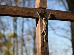 Wołyń: w Klewaniu poświęcono odnowiony polski cmentarz wojskowy