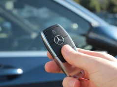 80-latka sprzedała Mercedesa za 1 euro. Kupujący wpędził ją w poważne kłopoty