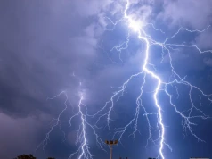 Gdzie jest burza? Nawałnice idą przez Polskę, alerty IMGW