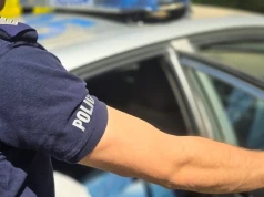 Narkotyki w mercedesie. Kierowca złamał zakazy, pasażer był poszukiwany