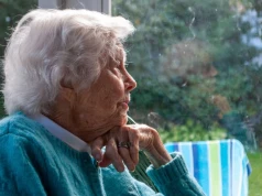 Babcia mówi, że młodzież jest bezczelna. To starsi coraz częściej dają zły przykład