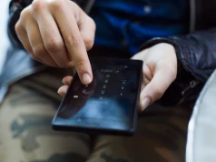 Kupiłeś nowy smartfon z Androidem? 5 ustawień bezpieczeństwa, które musisz włączyć