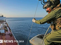 Royal Marines wchodzą na pokład rosyjskiego tankowca floty cieni na Kanale La Manche