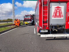 Na ekspresówce Lublin – Warszawa samochód uderzył w bariery. Interweniowały służby ratunkowe