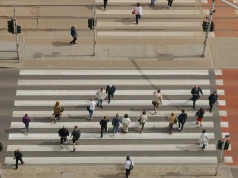 Możesz przejść poza pasami. Kluczowe znaczenie ma liczba, inaczej szykuj się na mandat