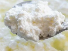 Nie kupuj drogich batonów proteinowych, by podbić białko. Ten produkt kosztuje grosze