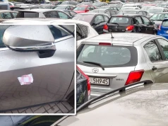 Przykleił kierowcy naklejkę za złe parkowanie. Teraz grozi mu 5 lat więzienia