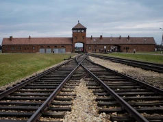 Ludzie Brauna nie wpuszczeni na obchody pamięci do Auschwitz. Komunikat muzeum
