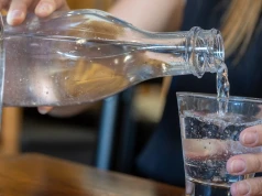 Burza w karafce wody dla gości. Restaurator o tym, na czym naprawdę się zarabia