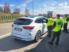 Polityka migracyjna rządu. Osiem razy mniej wiz do Polski dla obcokrajowców