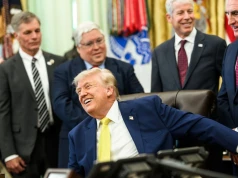 Trump ogłosił zawarcie wstępnego porozumienia pokojowego z Iranem i otwarcie cieśniny Ormuz