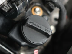 Mechanik pokazał silnik po wymianach oleju co 8 i co 16 tys. km. Różnica jest kolosalna
